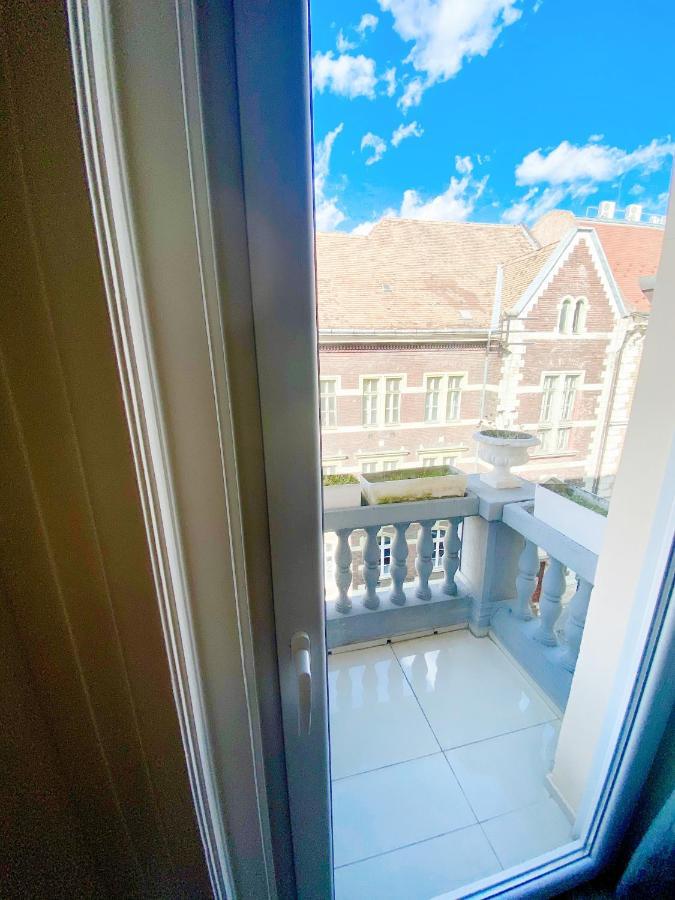 Luxury In The Centre Ac Parking Garden Appartement